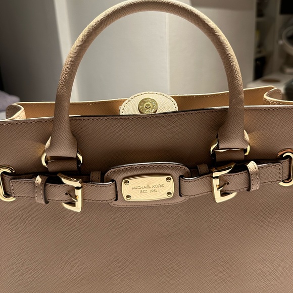 MICHAEL KORS HAMILTON LEATHER EW KHAKI CHAIN SATCHEL CROSSBODY HANDBAG - Picture 5 of 11